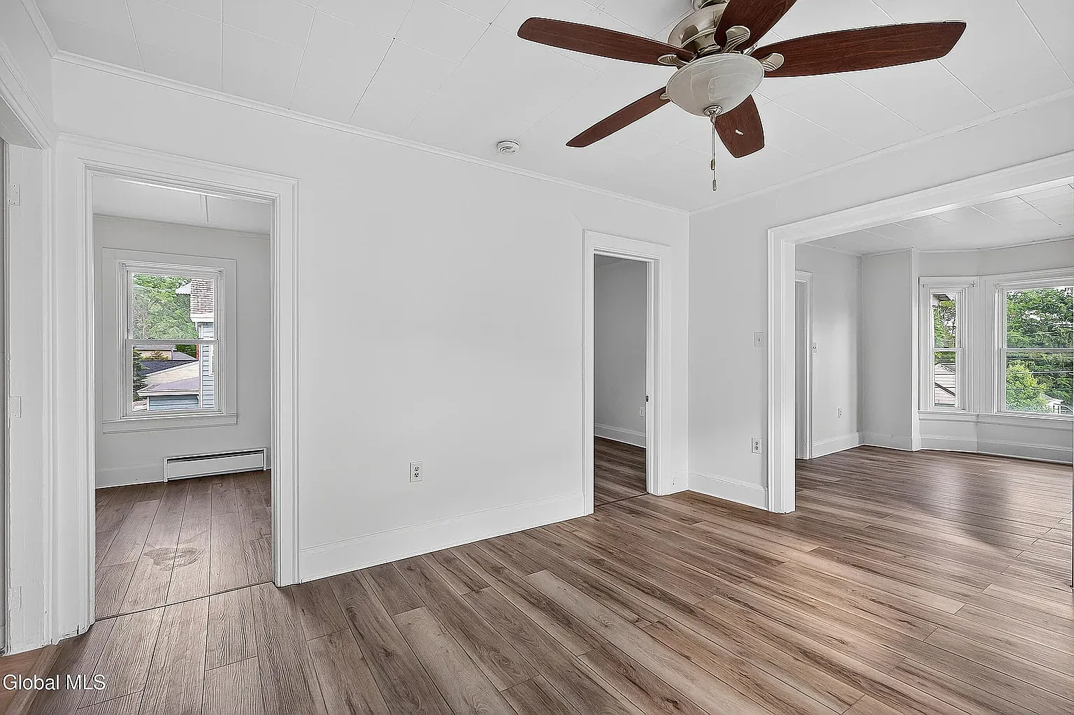 3 bed, 1100 sqft, $1,800 — Photo 3