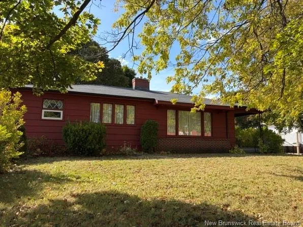 1285 Saint Peter Ave, Bathurst, NB E2A 3A4