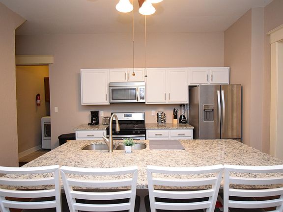 3rd image of 1133 Villa Ave