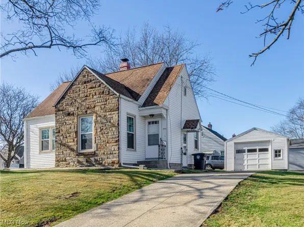 1598 Thornapple Ave, Akron, OH 44301