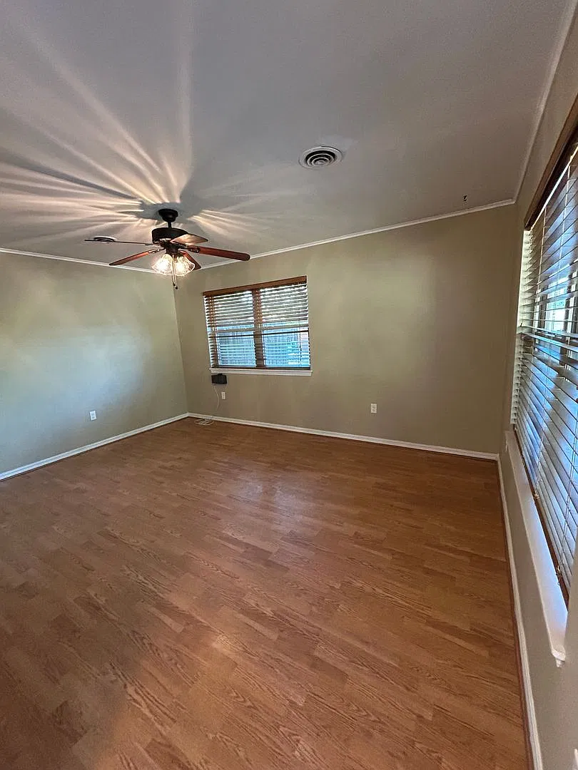 1202 East O St — Photo 2