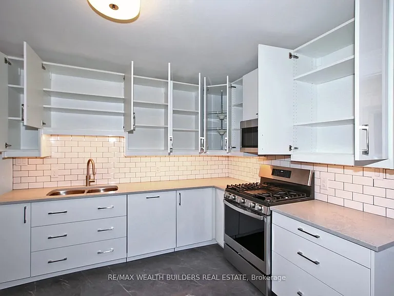 163 Parkside Dr #B — Photo 13