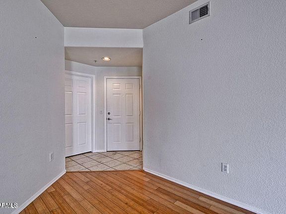 5th image of 7401 W Arrowhead Clubhouse Dr Unit 1070