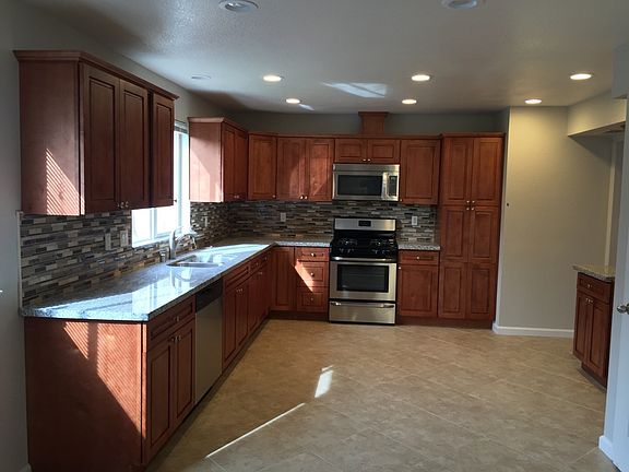 5th image of 840 N Hill Way