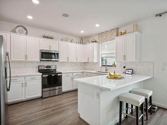 3rd image of 13070 Anthorne Lane