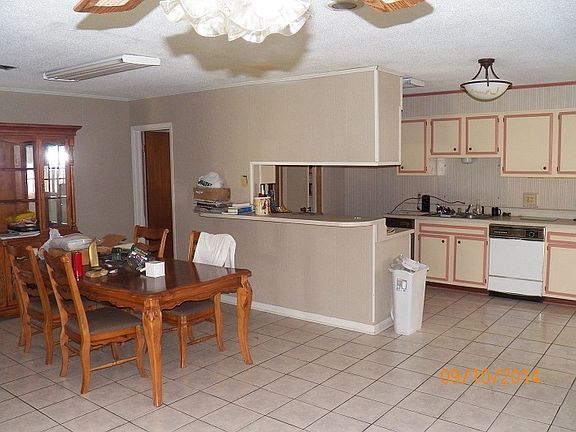 3rd image of 1505 Chestnut Dr