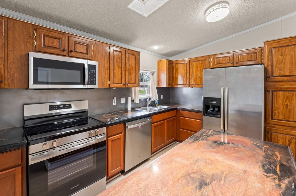 1142 Caroline Ct