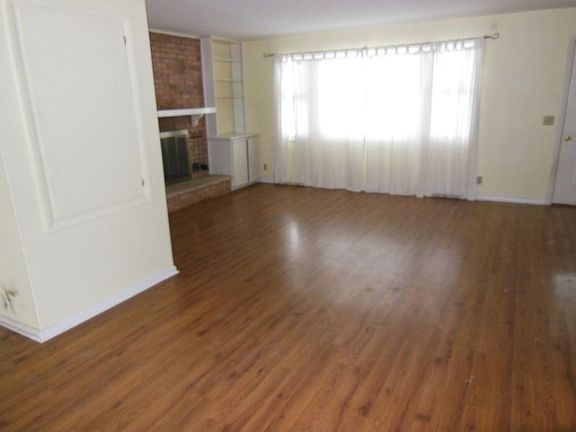 4th image of 3002 Saint Marys Dr