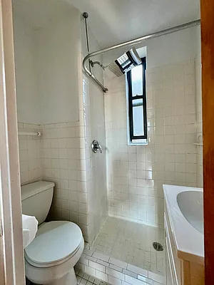 Rented by J PRESTON AND ASSOCIATES INC | media 18