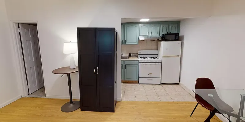 Rented by R New York | media 9