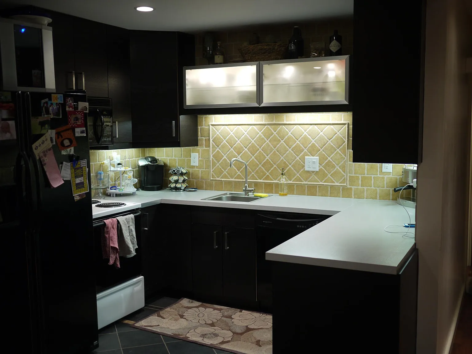 3 bed, 1000 sqft, $2,100 — Photo 2