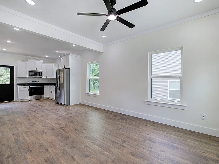 124 Robinhood Dr SE #A — Photo 10