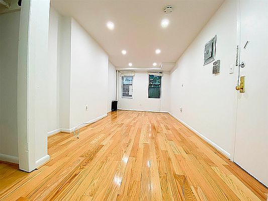 1st image of 413 E 9th St APT G4