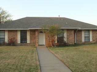 1921 Glen Hill Dr, Carrollton, TX 75007