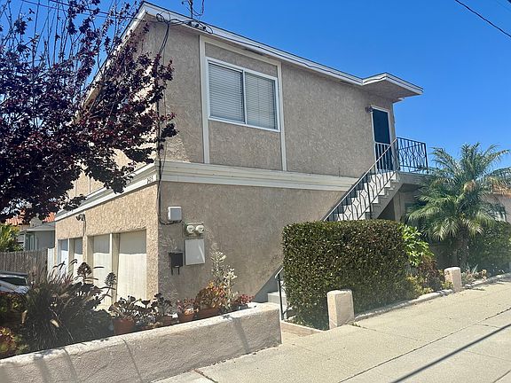 3rd image of 2423 Ralston Ln
