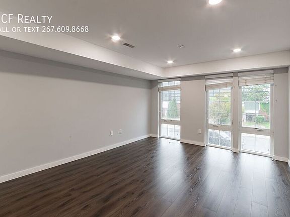 3rd image of 751 N 20th St Unit 4