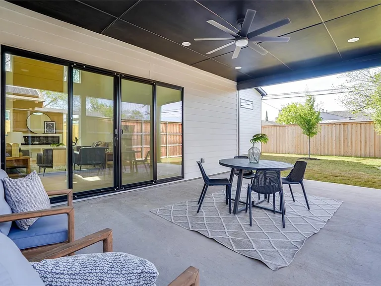 3611 S Versailles Ave — Photo 27
