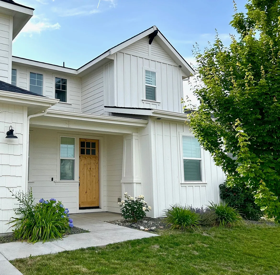 2065 N Sombrero Ave — Photo 2