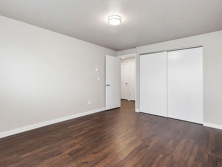 Westmont Apartments — Photo 20