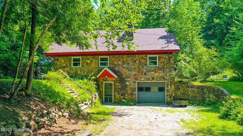 3rd image of 155 Bowen Hill Road