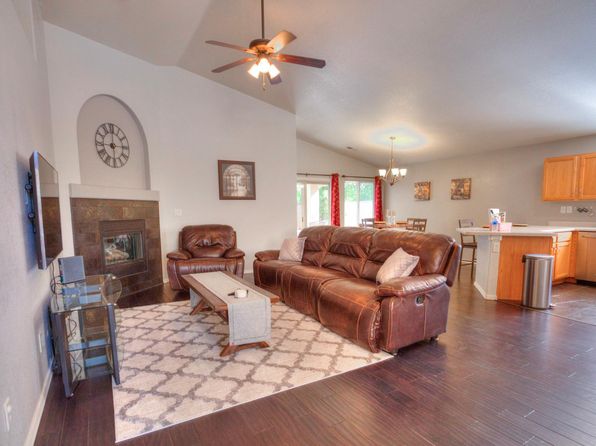 5920 Las Cadenas Rd NW