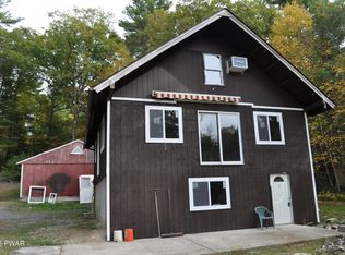 150 Beach Ln, Dingmans Ferry, PA 18328