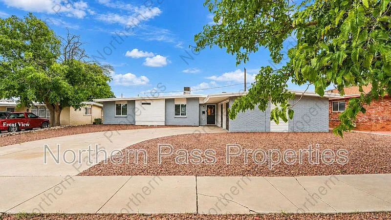 4 bed, 2.0 bath, 1520 sqft, $1,795 — Photo 2