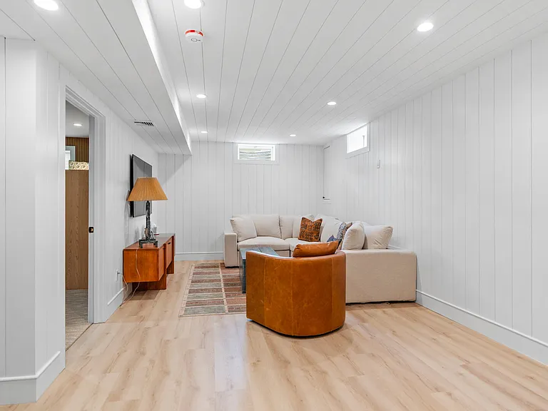 1480 Harbor Ln — Photo 34