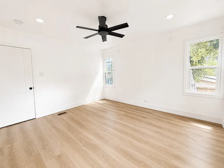 2822 Waverly Dr — Photo 18