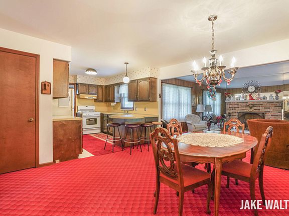 5th image of 4837 Grenadier Dr SW