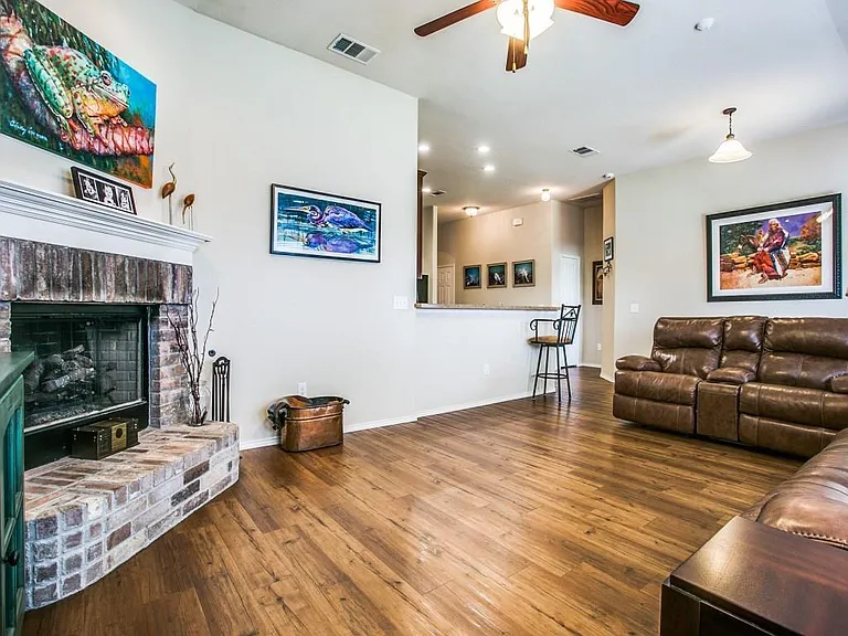 10333 Bradshaw Dr — Photo 9
