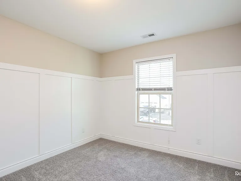 412 McCarthy Dr — Photo 11