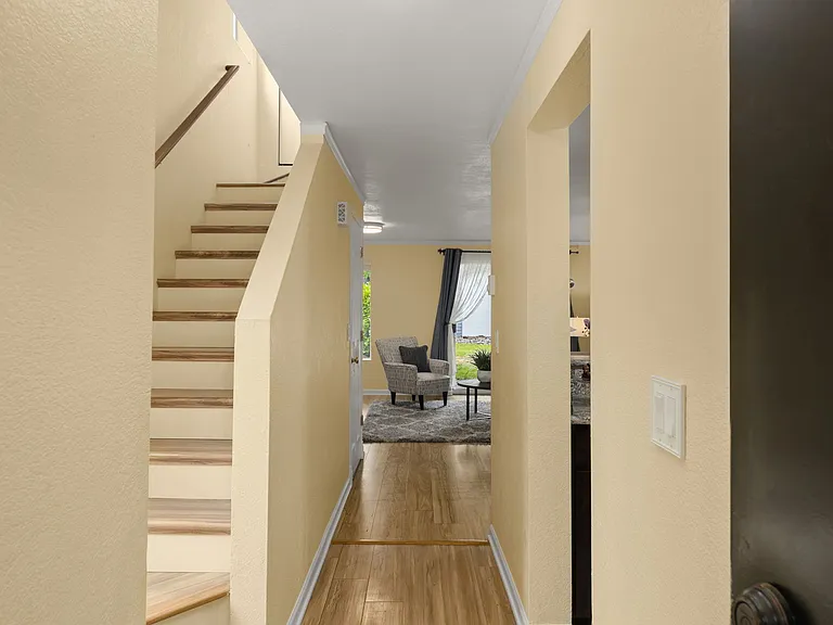 280 Newport Way NW #B-15 — Photo 2