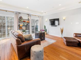 1307 N 6th St #2R, Philadelphia, PA 19122