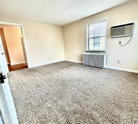 3rd image of 532 Wiltshire Blvd APT D