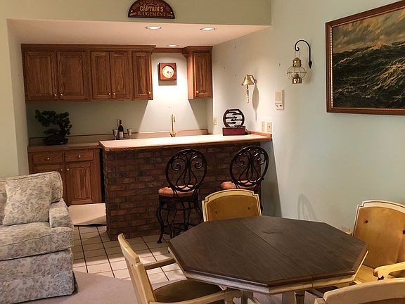 4th image of 110 Oakview Dr