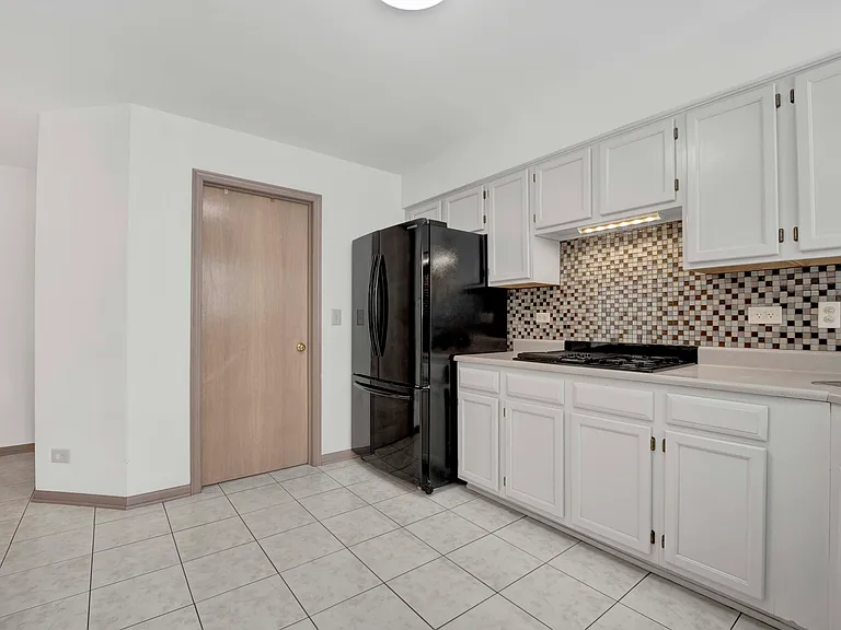 2164 Seaver Ln — Photo 10