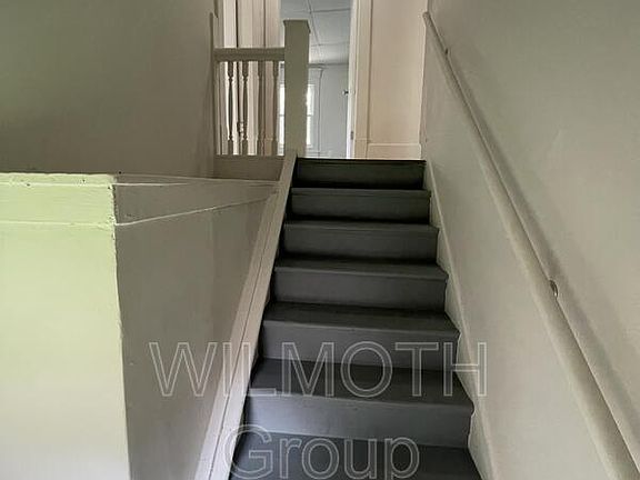 2nd image of 520 N Moreland Ave APT B