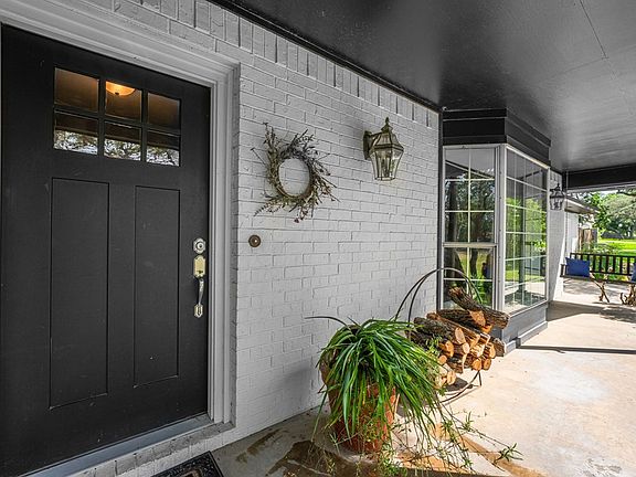 5th image of 436 Valley Dr