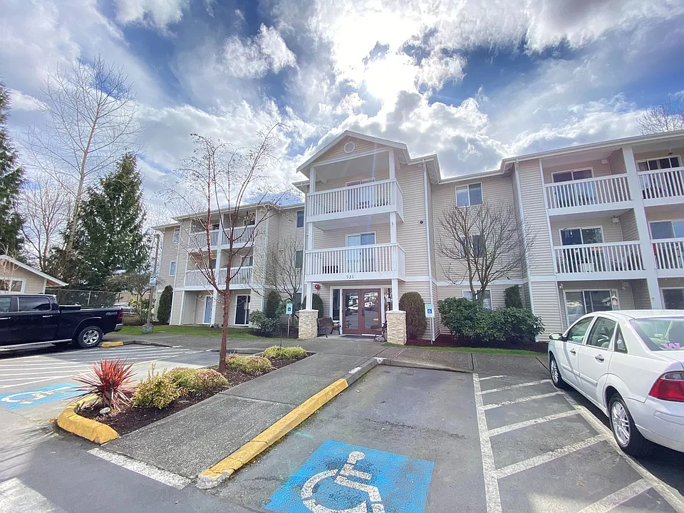 936 Village Way