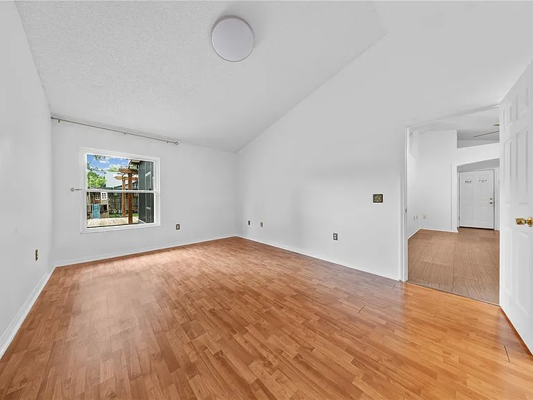 308 Silver Pine Dr — Photo 13