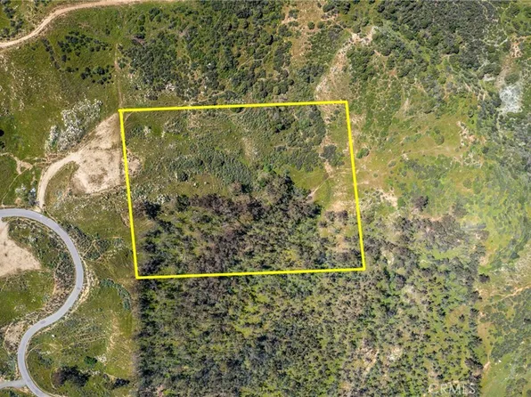 12 Hollie Dr, Redlands, CA 92373