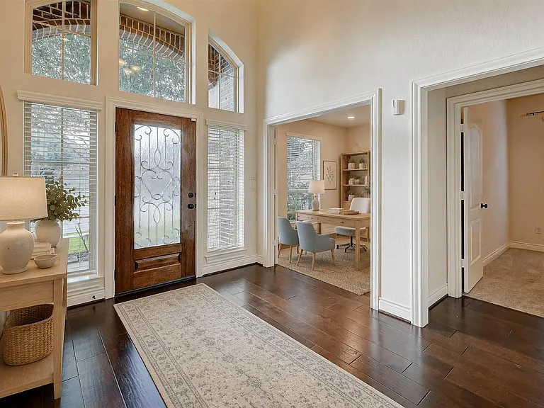 4006 Misty Waters Ln — Photo 6