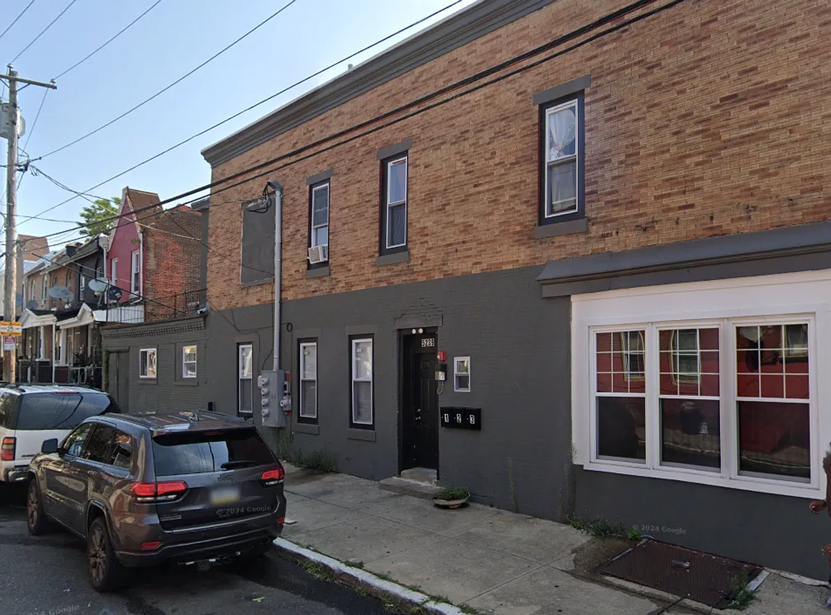 Building Photo - Jefferson St W 5239