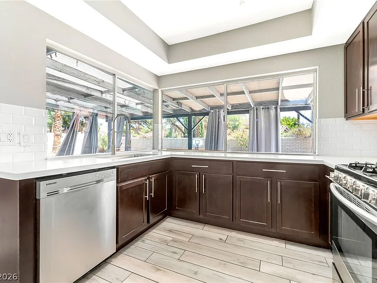 1713 Barnard Dr — Photo 15