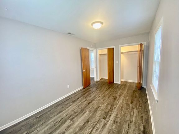 4th image of 329 Lyon St NE APT 6