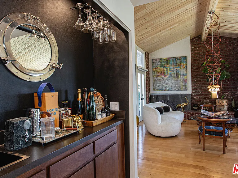 20521 Roca Chica Dr — Photo 11