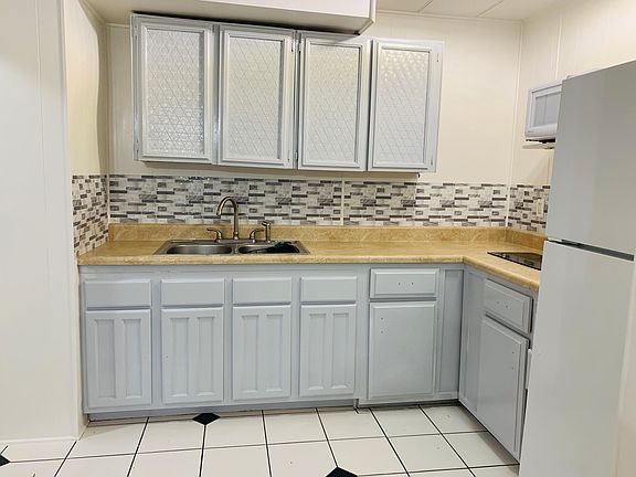 5th image of 1549 Lakeview Dr #2