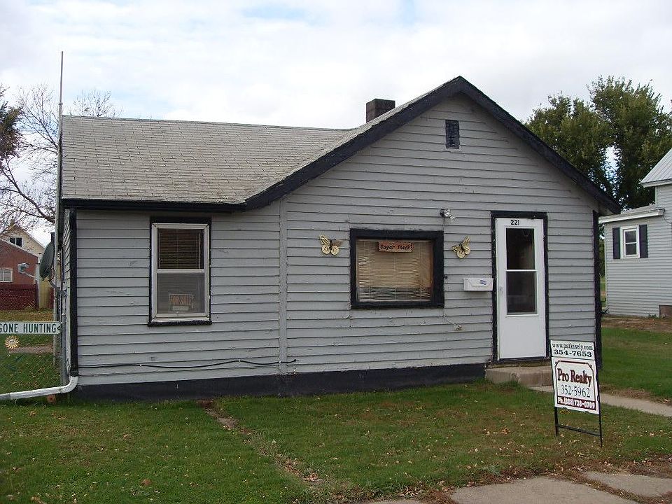 1st image of 221 North St