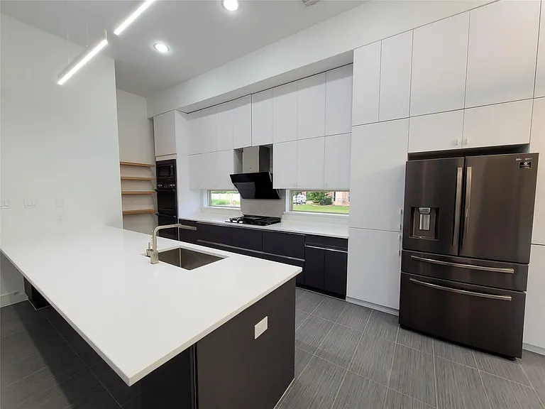 2812 Almanzor Ave — Photo 8